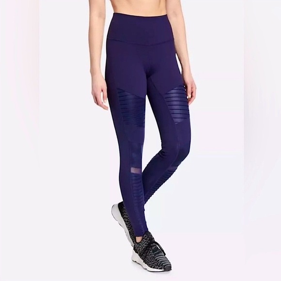 Women’s ALO Yoga Moto Leggings (XS) - Picture 4 of 6